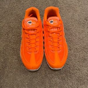 Orange air max | 8.5